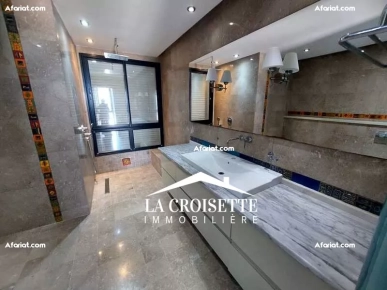 Villa S+3 vue sur mer avec piscine à La Marsa ZVL1551