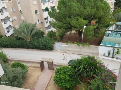 À vendre Appartement à Mourouj1 Chauffage Centrale & 2 clims LG