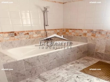 Appartement meublé S+3 avec chambre de service MAL1116