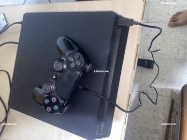 PS4 slim+manette+6cd number de téléfon:99251698