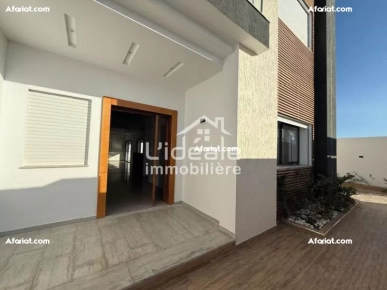 A vendre villa récemment construite à Hammamet