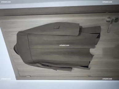 vend vêtements peu portés