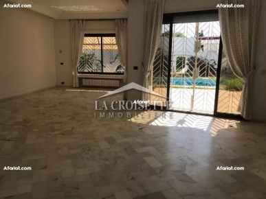 Villa S+5 avec piscine à Gammarth MVV0249