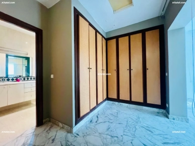 À louer villa S+5 avec jardin au cœur de la Marsa