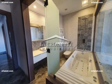 Penthouse S+3 avec piscine aux Berges du Lac 2  MAV1619