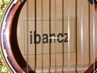 A vendre guitare classique ibanez presque neuve