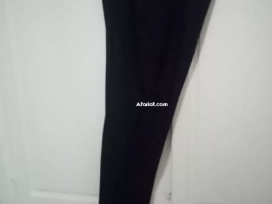 je vends un pontalon avec une veste jamais habillé