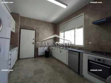 Villa S+5 avec piscine à La Marsa MVL1485