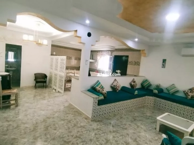 Maison et un studio à vendre à el'Houaria, route de la plage