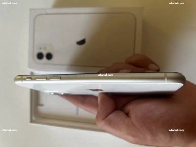 iPhone 11 WHITE 