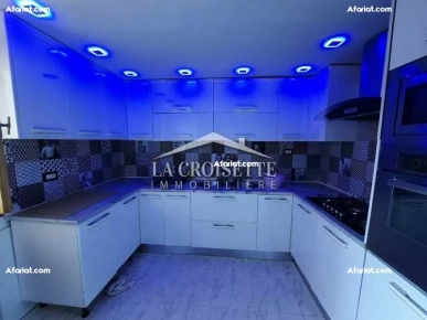 Un rez-de-chaussée S+3 avec piscine à Gammarth MRCL0115