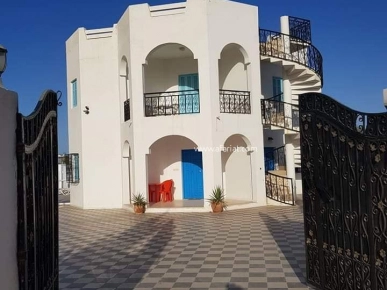 DEUX IMMEUBLES A LA VENTE A DJERBA A 580.000DT