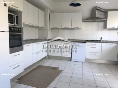 Villa S+4 avec piscine à Gammarth  MVL0118