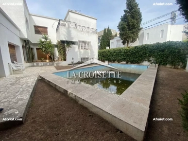 Villa S+4 avec piscine à La Marsa MVV0284