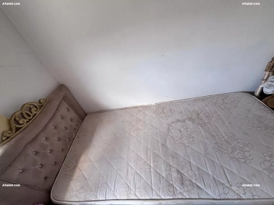Lit avec matelas à vendre