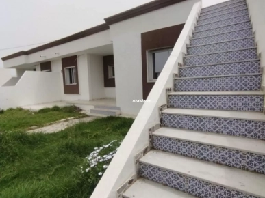 une belle maison nouvellement construit située a la plage el haou