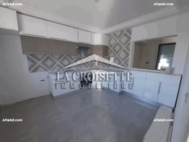 Appartement S+4 avec jardin et piscine à La Soukra MAL2145