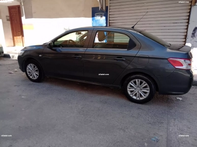 Peugeot 301 PureTech Allure – 2017