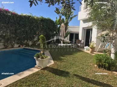 Villa S+4 avec piscine à Ain Zaghouan Nord MVL1233