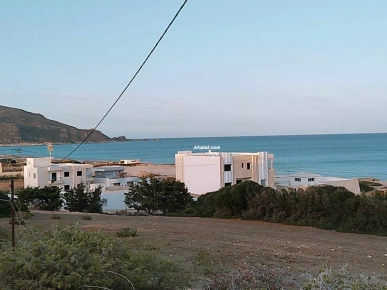 un  terrain a la plage haouria