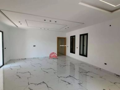 VILLA DE PLAIN-PIED AVEC PISCINE À HOUMT SOUK DJERBA ZA-RÉF V705