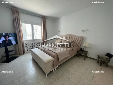 Villa S+4 avec piscine à Gammarth ZVL0882