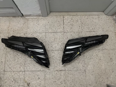 Phares avant Hyundai Tucson 2021 – 1 bon / 1 fendu