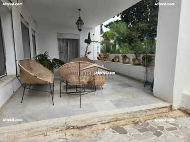 Villa S+4 avec piscine à Gammarth MVL1524