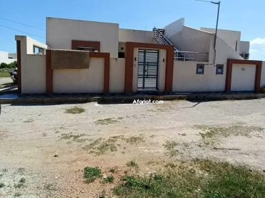 A vendre une belle villa à elhaouaria plage A vendre une belle villa à elhaouaria plage