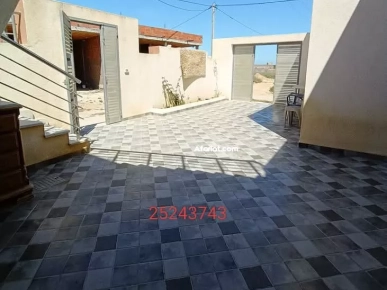 une belle villa à elhaouaria plage 5 min a pied