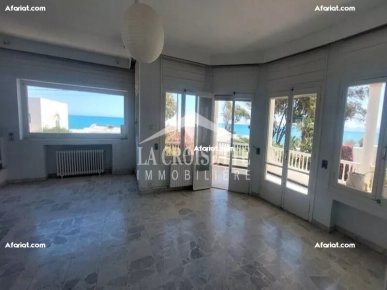 Villa S+6 vue sur mer à La Marsa MVL1560
