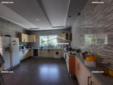 Villa plain-pied S+3 meublée à La Soukra MVL1172