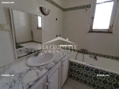 Duplex S+3 avec jardin à La Marsa MTRL0095
