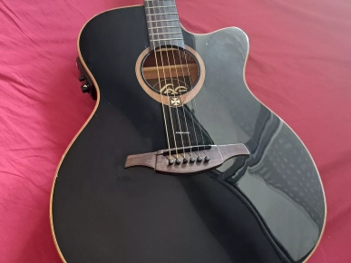 Guitare électro acoustique LAG Tramontane T100ACE Guitare électro acoustique LAG Tramontane T100ACE