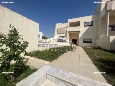 Villa S+5 avec piscine à La Marsa ZVL1394