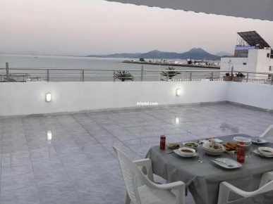 Appartement vue sur mère avec terasse