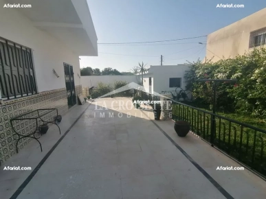 Villa plain pied S+3 à La Soukra ZVL1554