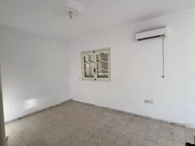 Deux maisons + un studio à vendre à Hay El Bahri 3.