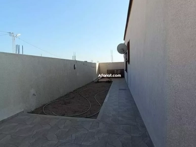 une maison  avec vue sur la mer et les montagnes