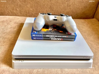 Playstation 4 slim