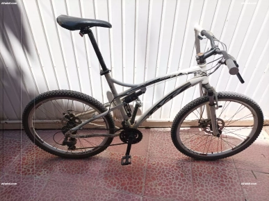 Vélo VTT amortisseur carbone