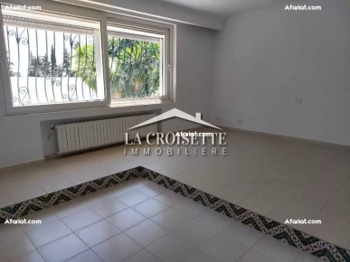 Villa S+5 avec piscine à Gammarth  MVL1571