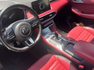 MG EHS Luxury Plug-in Hybrid – 12/2021 – Excellent état