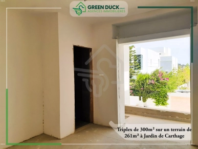 Triplex de 300m² sur un terrain de 261m² au Jardin de Carthage Triplex de 300m² sur un terrain de 261m² au Jardin de Carthage