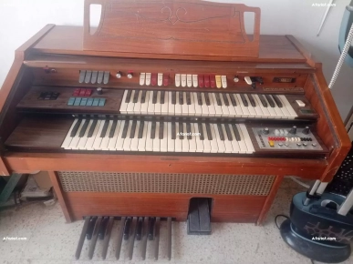 Piano antique italien marque farfisa Jacqueline de luxe c