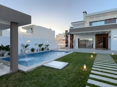 Villa S+4 toute neuve avec piscine à vendre à Hammamet Sud