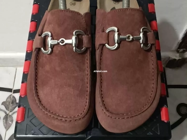 A VENDRE DES CHAUSSURES