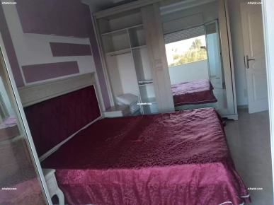 A vendre un salon et une chambre à coucher en bonne état A vendre un salon et une chambre à coucher en bonne état