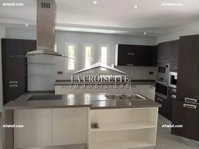 Villa S+4 avec studio indépendant à La Marsa  MVL1565