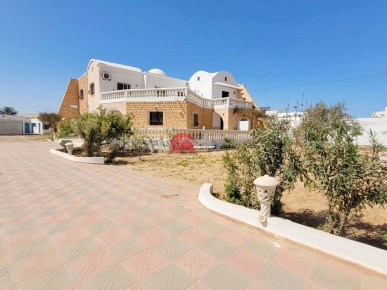 GRANDE VILLA MEUBLÉE À DJERBA MIDOUN ZA - RÉF V700